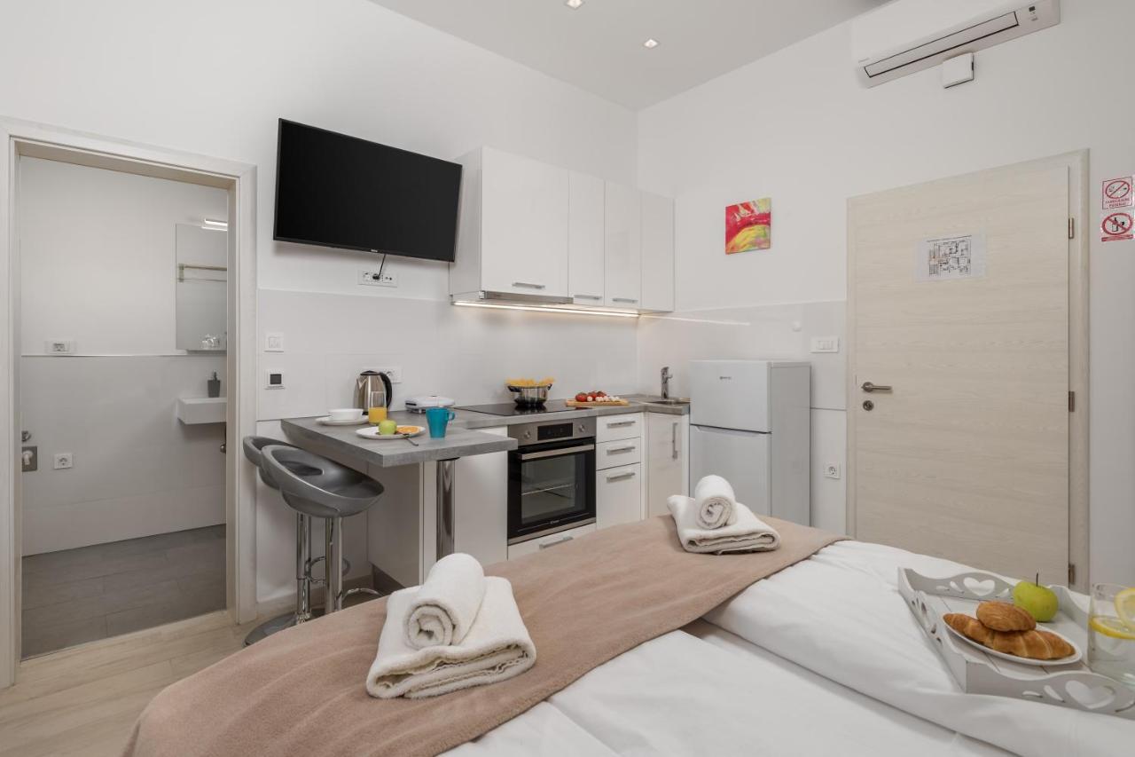 Lux Apartments ริเยกา ภายนอก รูปภาพ